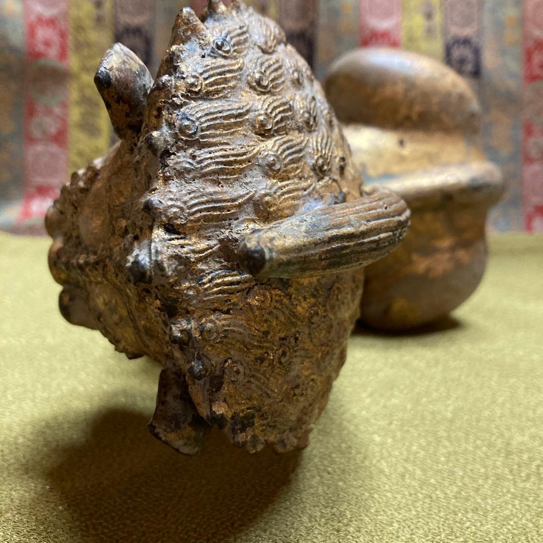 青銅獅子　金剥置物3ＫＧ￼　高27.5横11.5奥行14cm