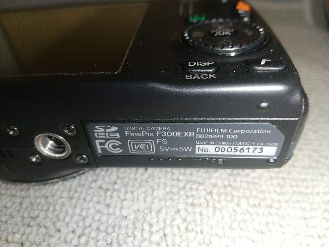 ① 富士フイルム FINEPIX F300 EXR 1台
