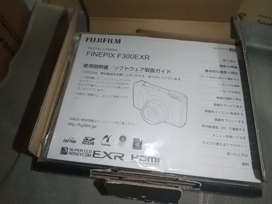 ① 富士フイルム FINEPIX F300 EXR 1台