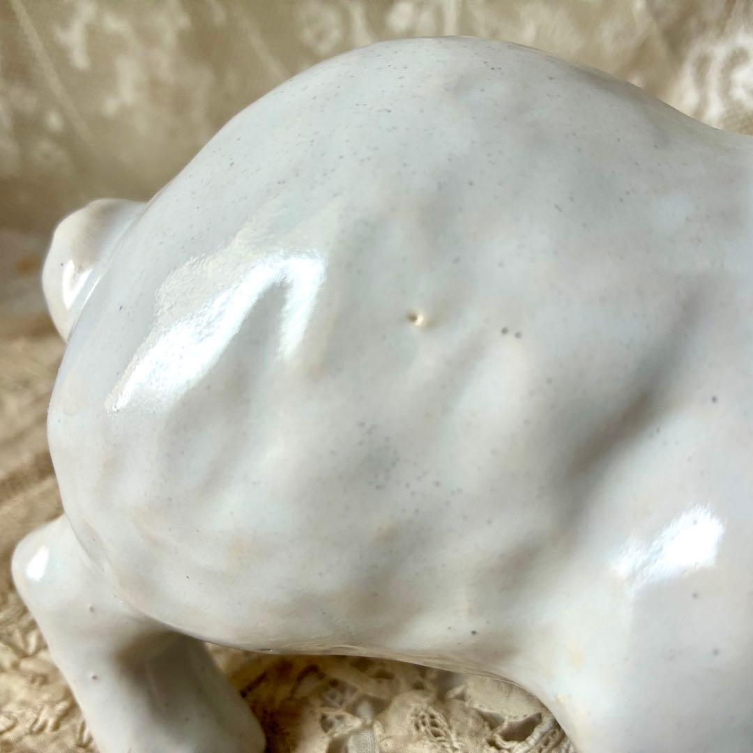 白釉のうさぎの置物　陶器オブジェ　フィギュア　ウサギ兎　フランスアンティーク