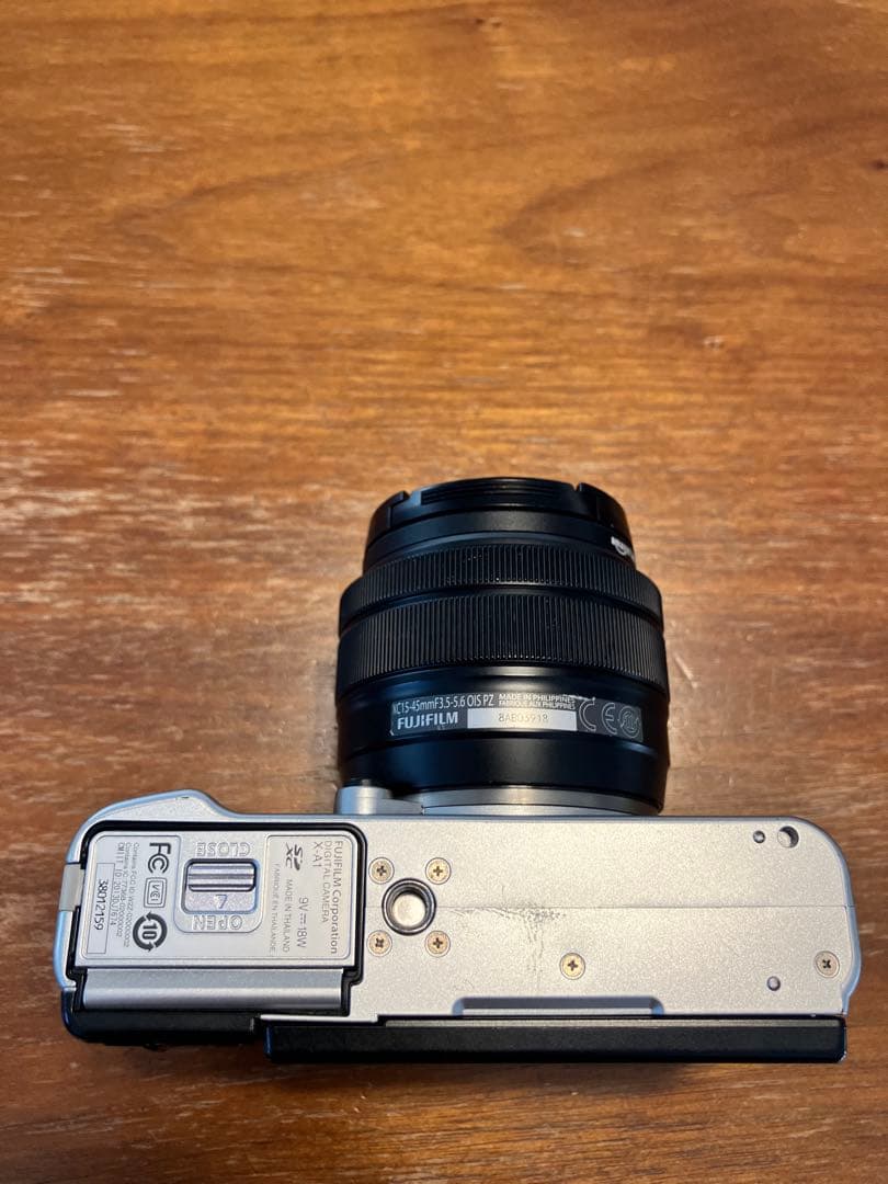 【SALE】稼働品 FUJIFILM X-A1 ズームレンズ 充電器付