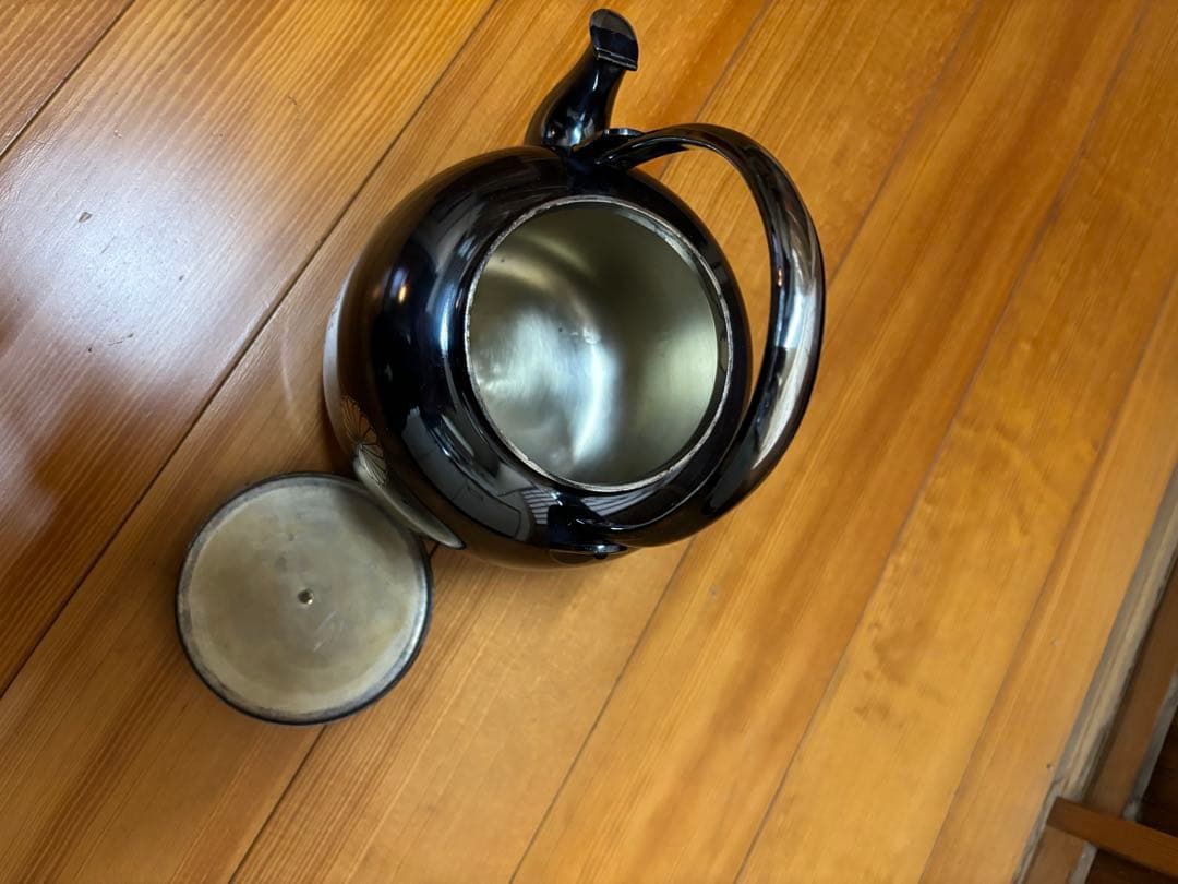 水次ヤカン　菊桐　銀燻し仕上