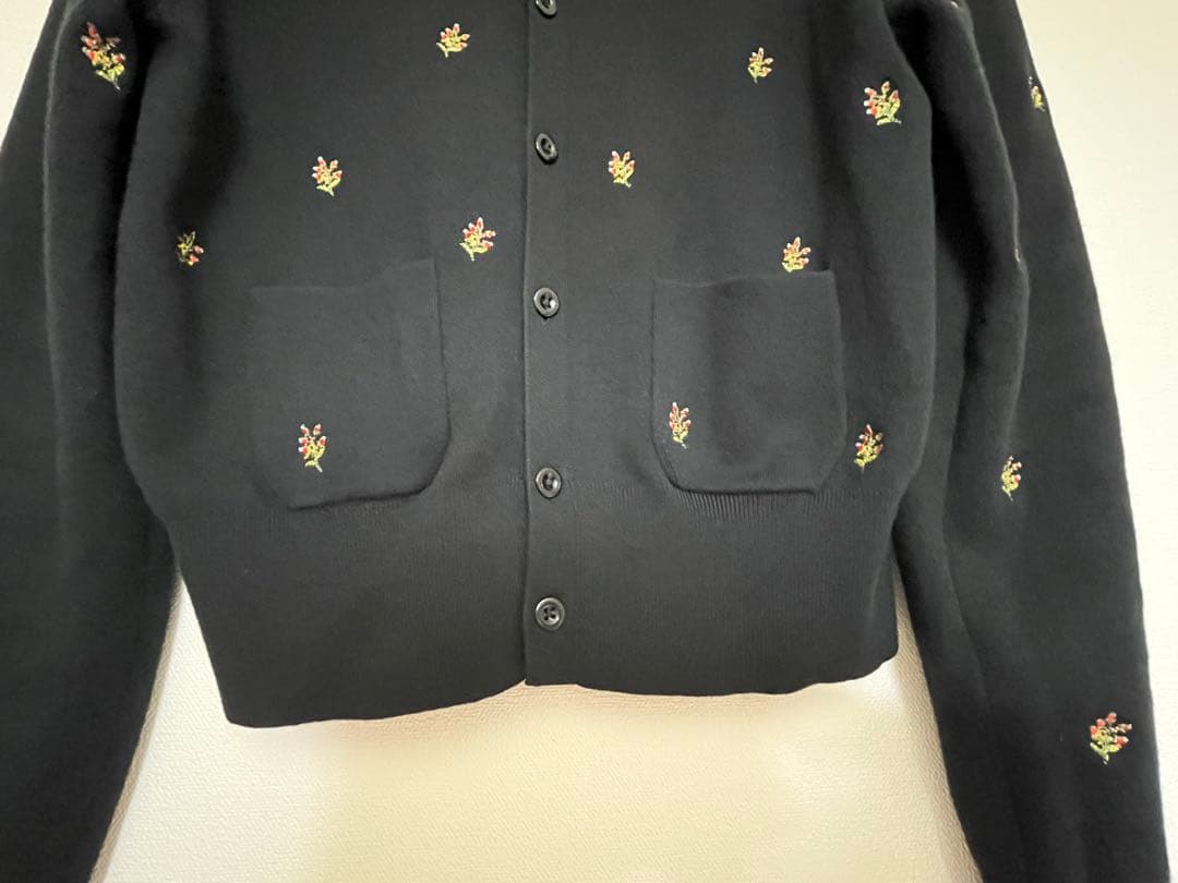 CABaN コットンカシミヤ フラワーエンブロイダリーカーディガン　ブラック系