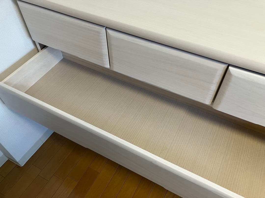 ローチェスト　日本製　洋服ダンス　ホワイトベージュ　美品