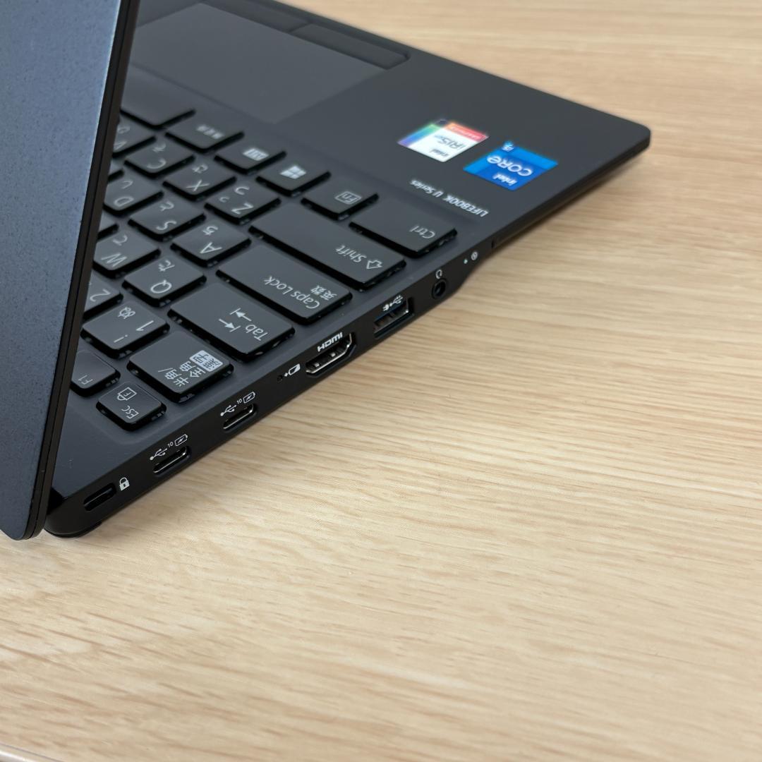 富士通　11世代i5　高年式　美品　ノートパソコン　Windows11　03