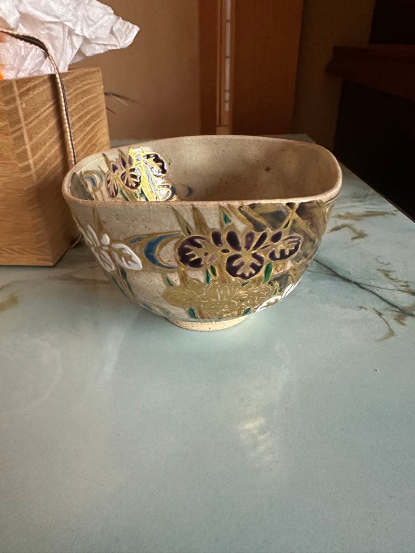 花模様 四角形 陶器 茶碗