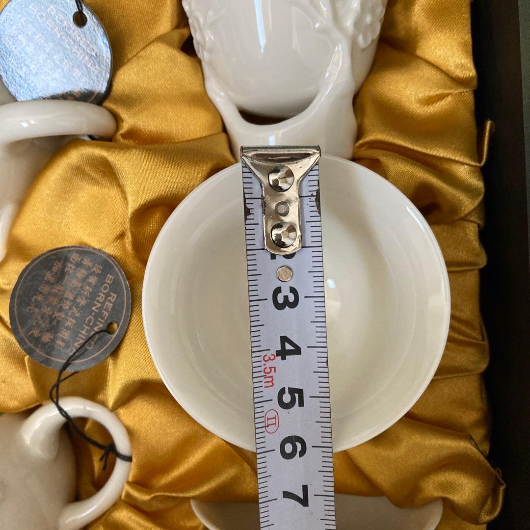 乳白磁雪梅枝脚付き　飲杯セット　台湾　宜龍　EILONG　イーロン