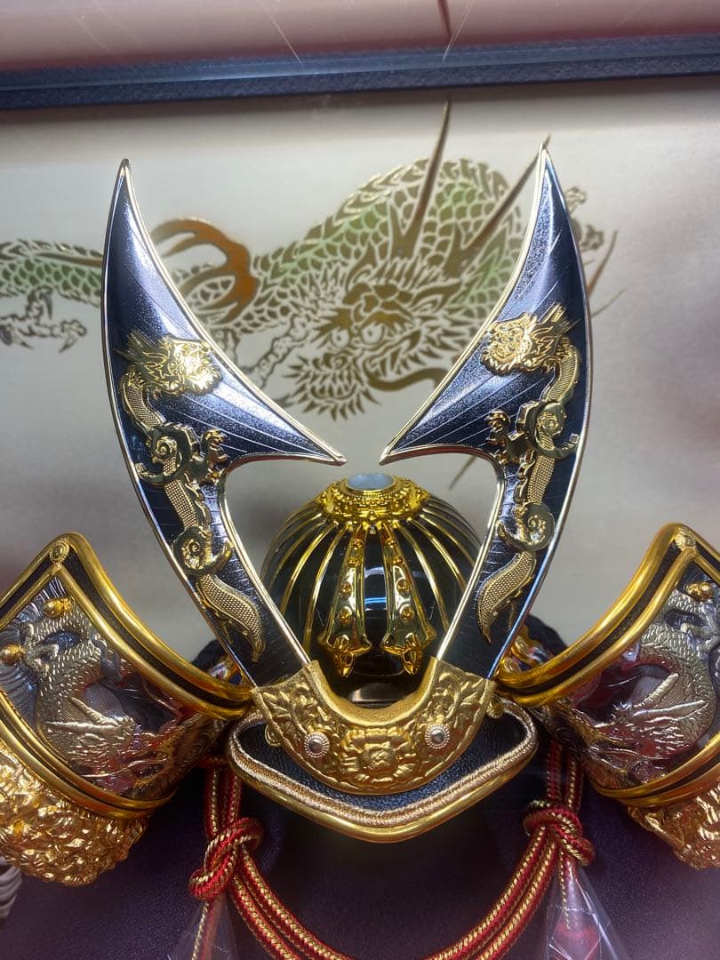 東京久月　五月人形　家紋付き兜飾り　ガラスケース入