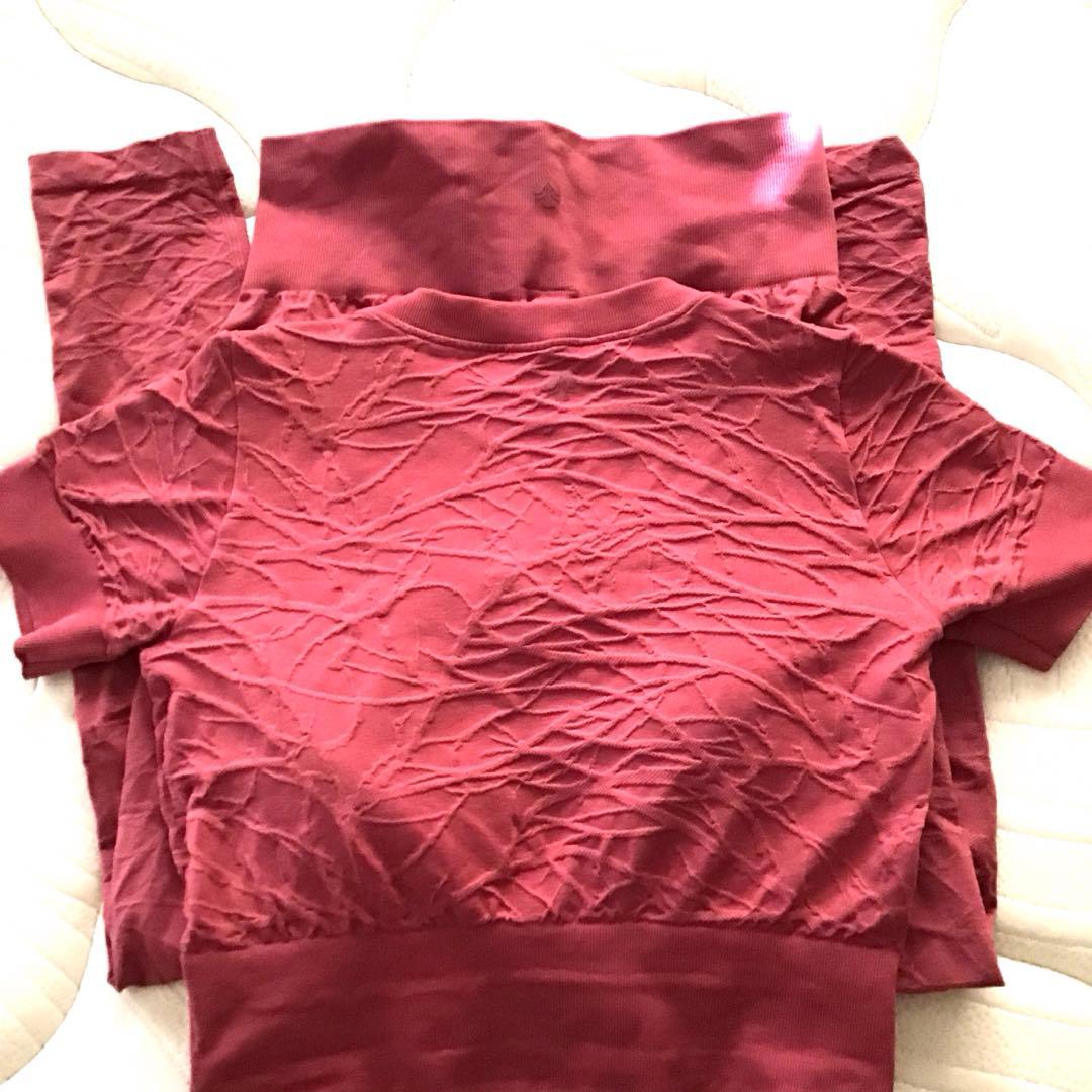 SUKALA ジオメトリックアクティブ上下セットＭ