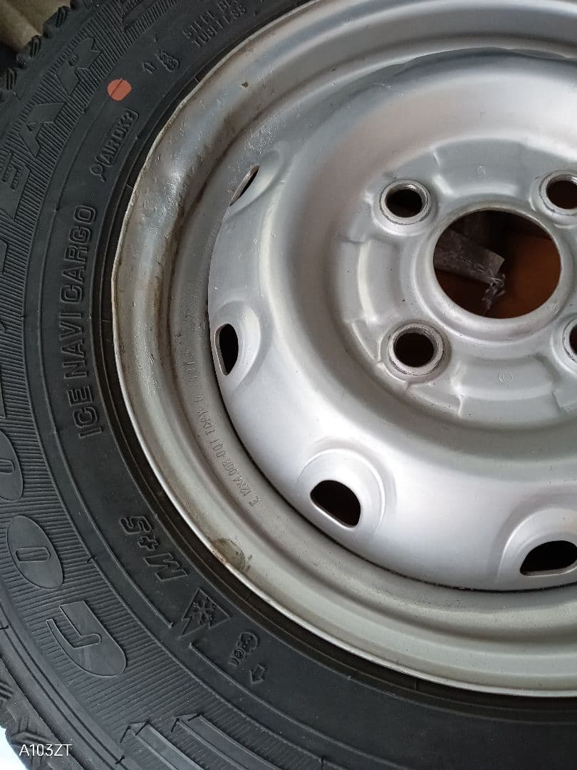 送料無料　匿名　冬仕様　※2本※　12インチ　 スタッドレスタイヤ