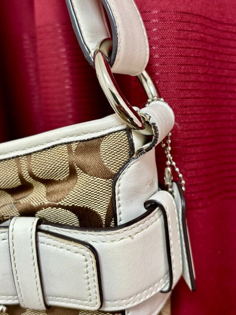COACH シグネーチャー　ショルダーバッグ　ホワイト