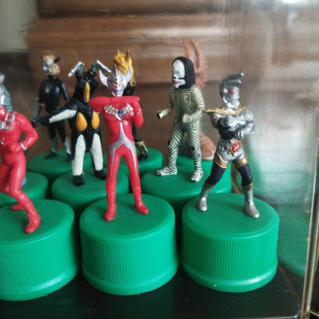 マ*ー様 【美品】ウルトラマンボトルキャップ　シークレット込み全２４種　三ツ矢サ