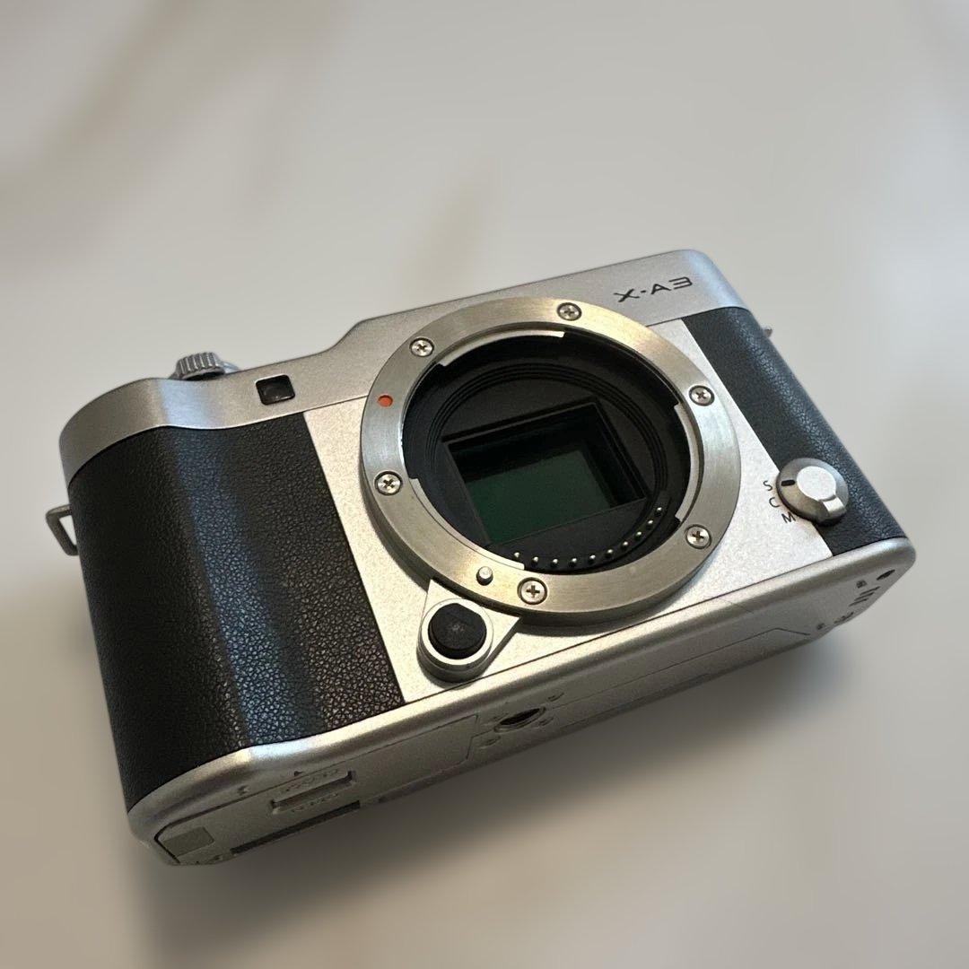 【美品】FUJIFILM X-A3 ミラーレスカメラ シルバー