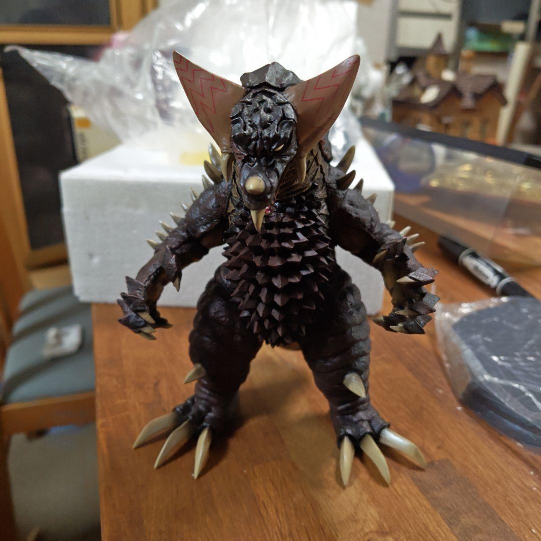 特撮スーパーコロシアムシリーズ 劇場限定EXゴモラ 値下げできません