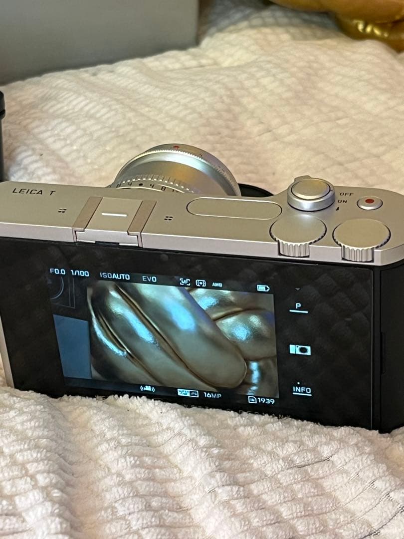 美品 Leica T (typ 701) シルバー レンズ&アダプター付セット