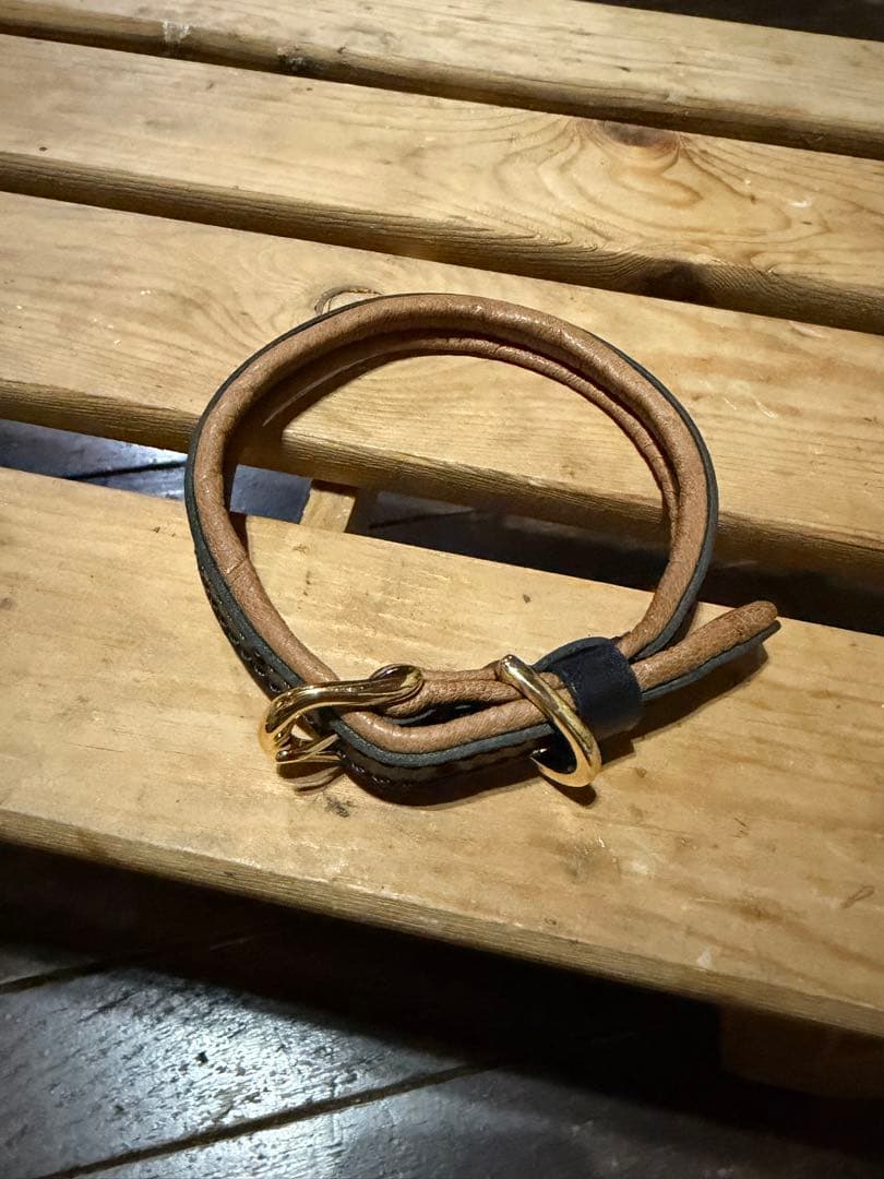 鹿革製品首輪 レザー製二重巻き首輪 黒と茶色バックルゴールド