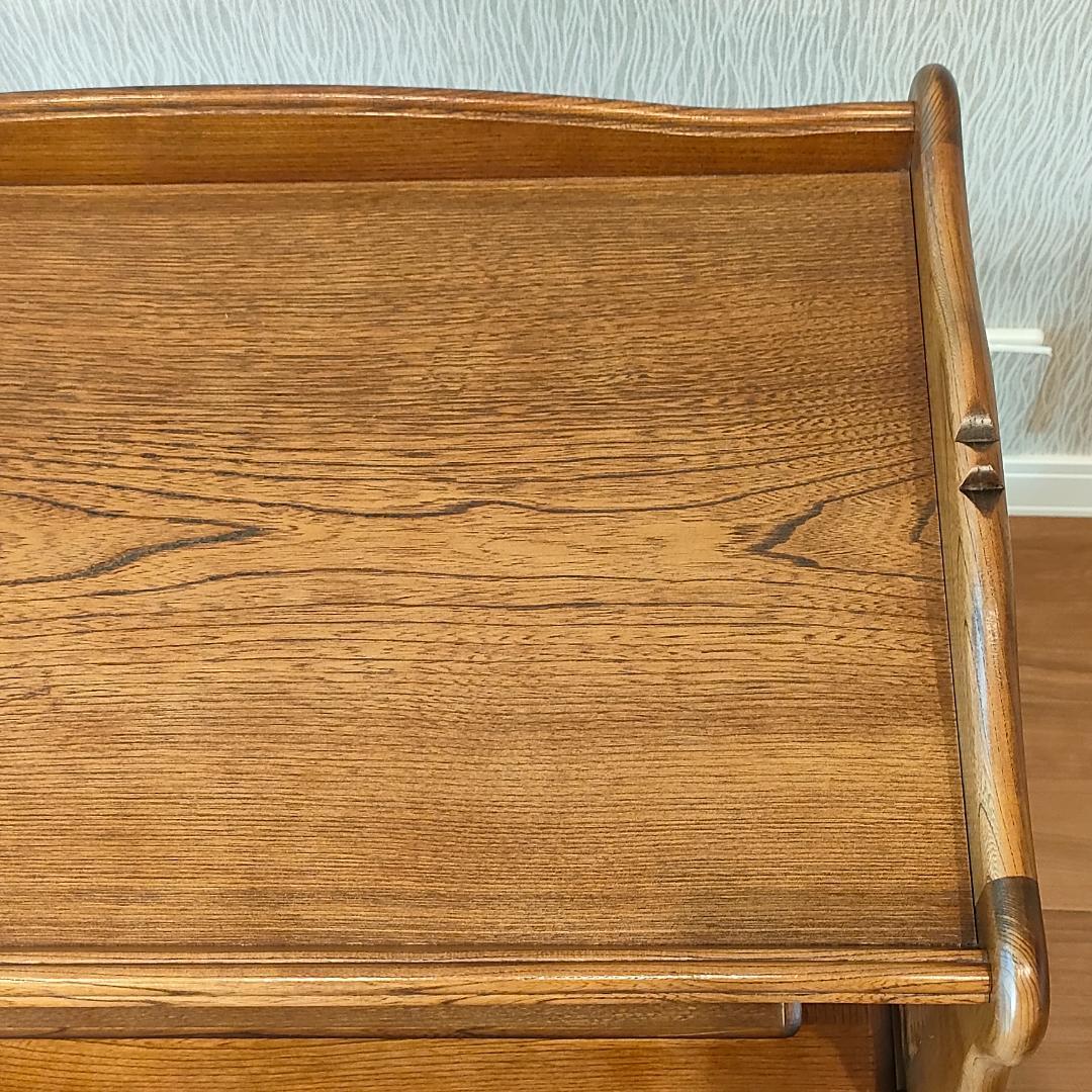 カリモク　キッチンワゴン　木製ワゴン　サイドテーブル　キャスター付き