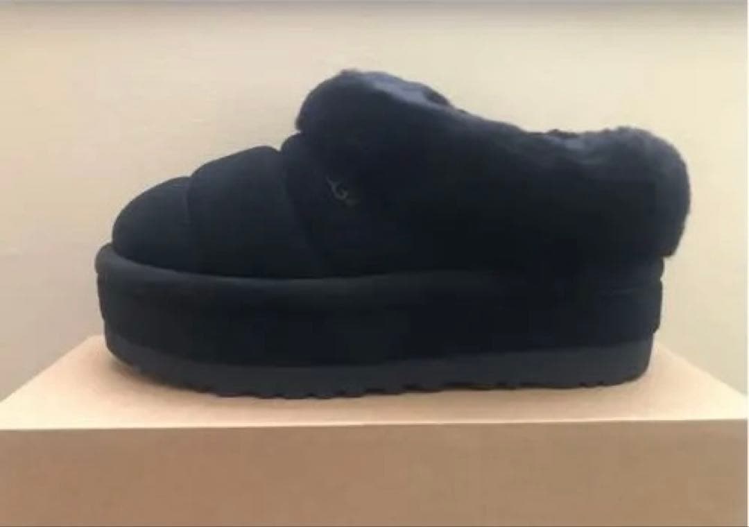 UGG Tazzlita ブラック　24 新品未使用