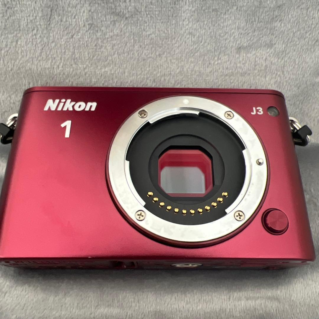 Nikon 1 J3 レッド 10-30mmレンズ付き