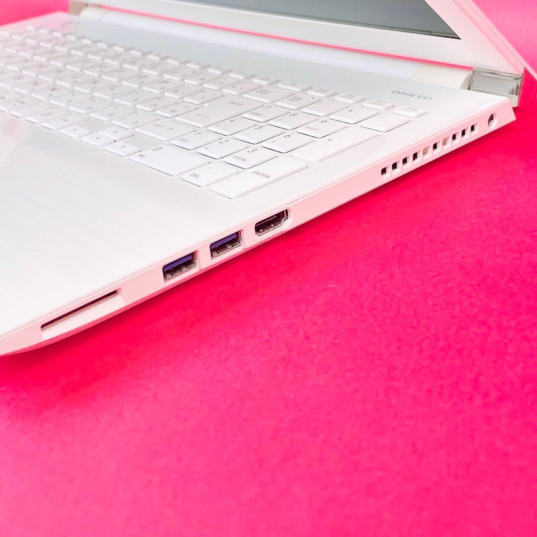 Corei7✨️ブルーレイ✨️薄型ノートパソコン可愛い白！高性能16GBカメラSSD