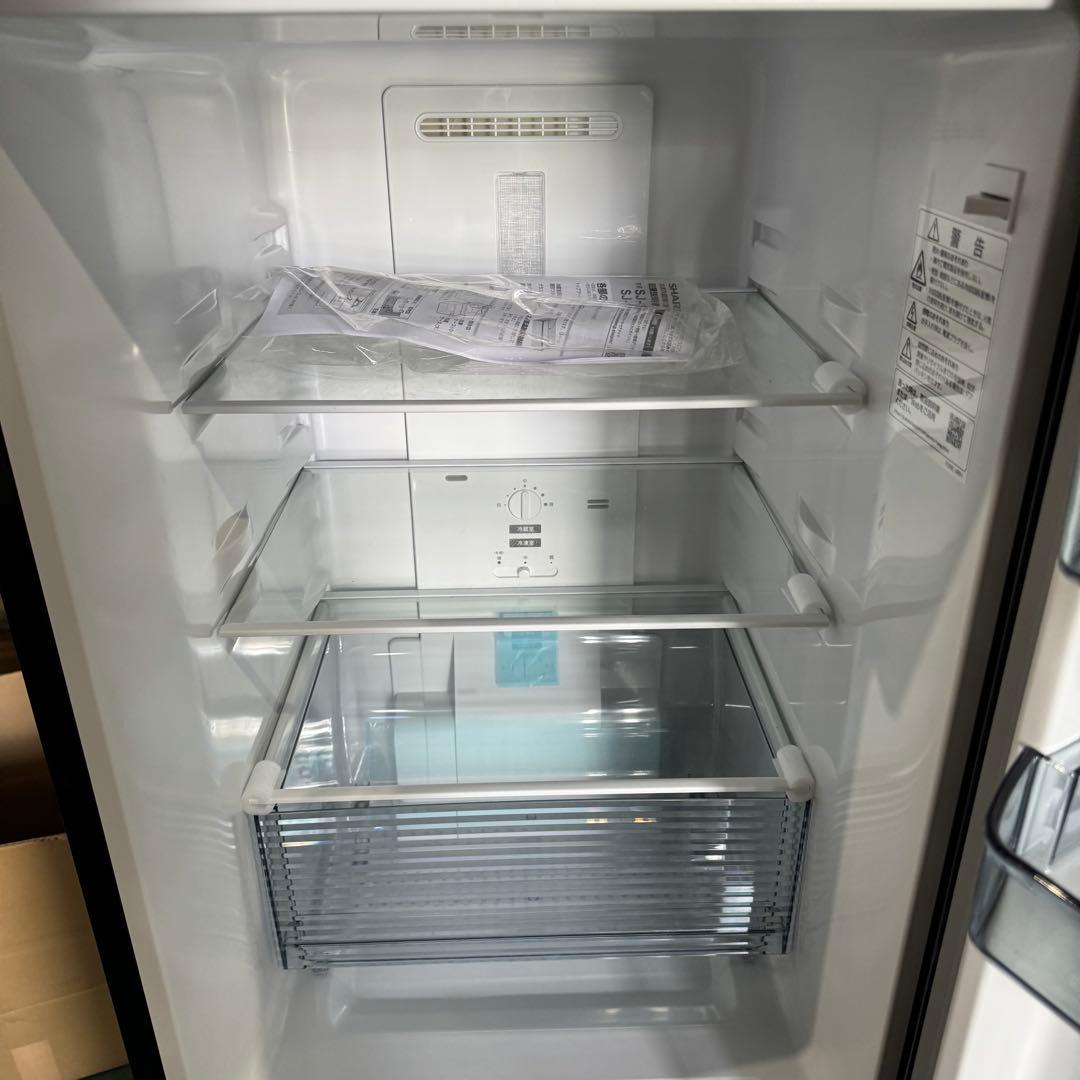 ★ 【購入前コメント必須】SHARP 冷蔵庫　2022年製 SJ-18E2-B