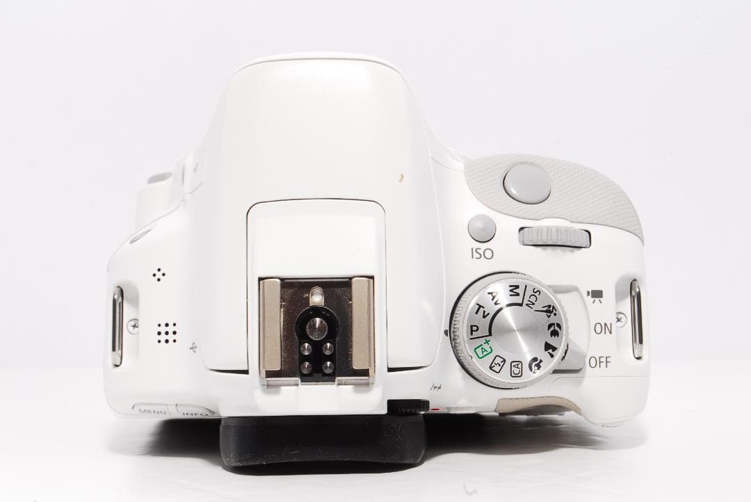 ✨スマホ転送可能 使用回数少 ✨Canon kiss X7ホワイト レンズセット