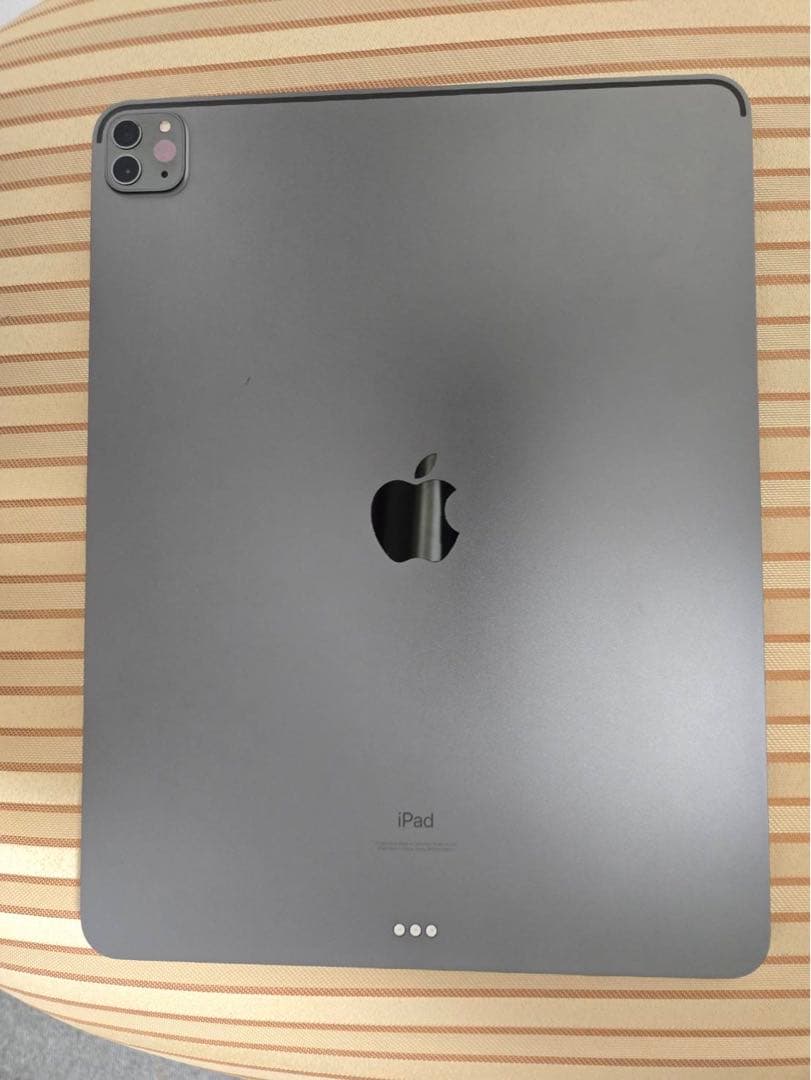 美品 iPadPro 12.9インチ第4世代 スペースグレイ 純正キーボード付