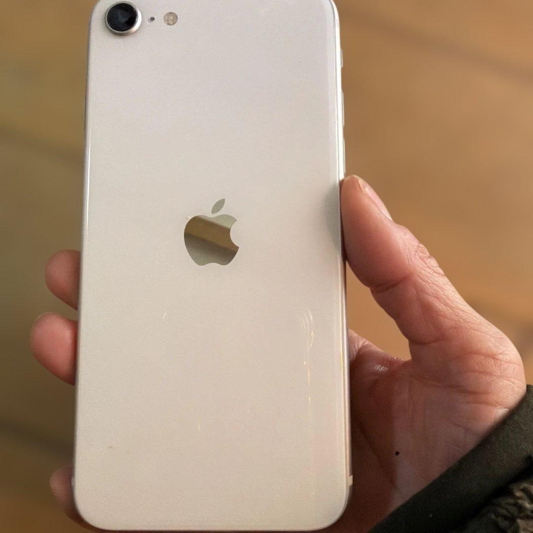 iPhone SE 第3世代　バッテリー84%