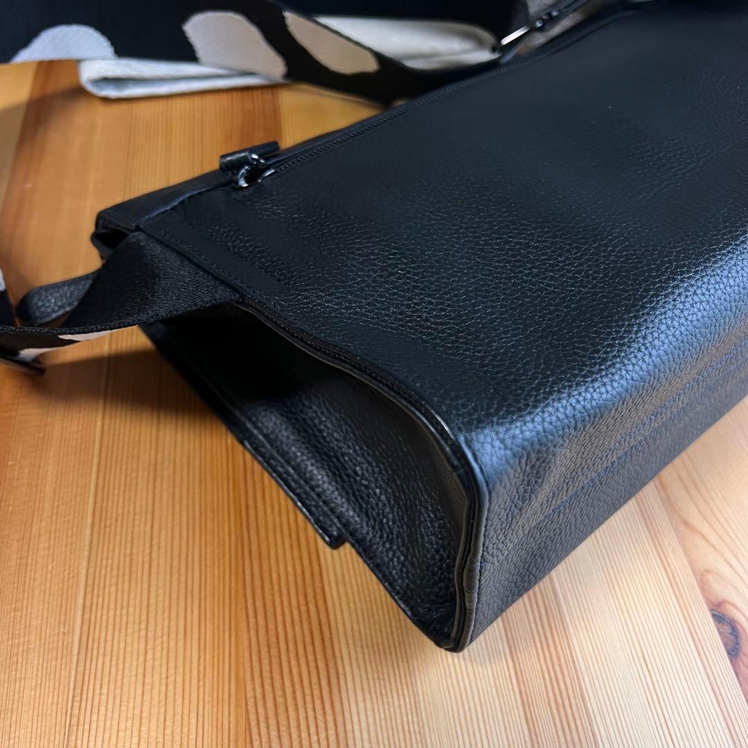 美品✨イアパピヨネ ダルメシアン ワイドテープショルダー 柄 ブラック