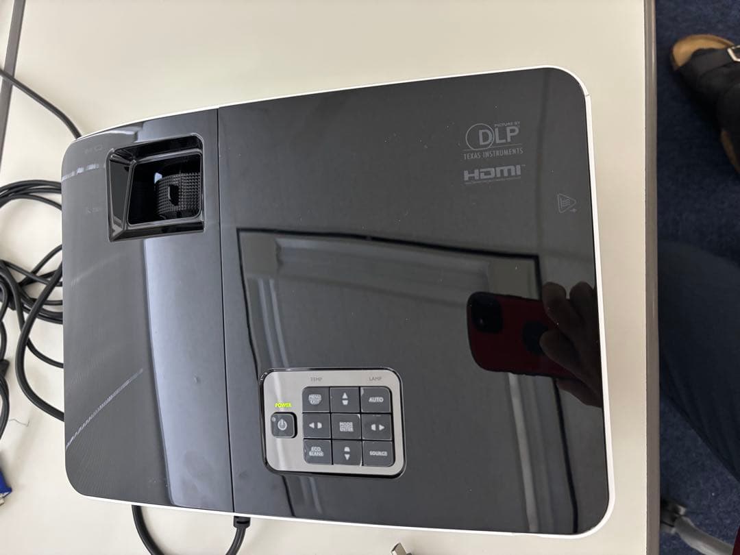 masaさん専用　短焦点プロジェクター　ほぼ新品　1回4時間のみ使用　DLP