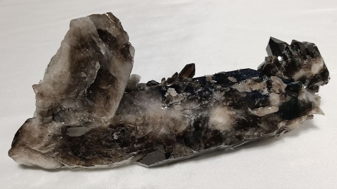 希少！パワーストーン　天然石　原石　モリオン(黒水晶)　711g　No.996