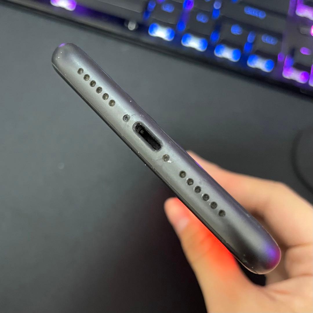 ななせiPhone11 64GB BLACK 本体 SIMフリー 箱あり