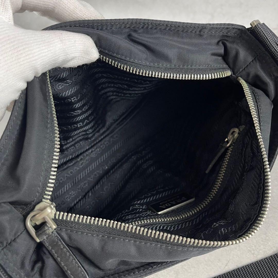 PRADA ショルダーバッグ ナイロン レザー 三角ロゴ プラダ カメラバッグ