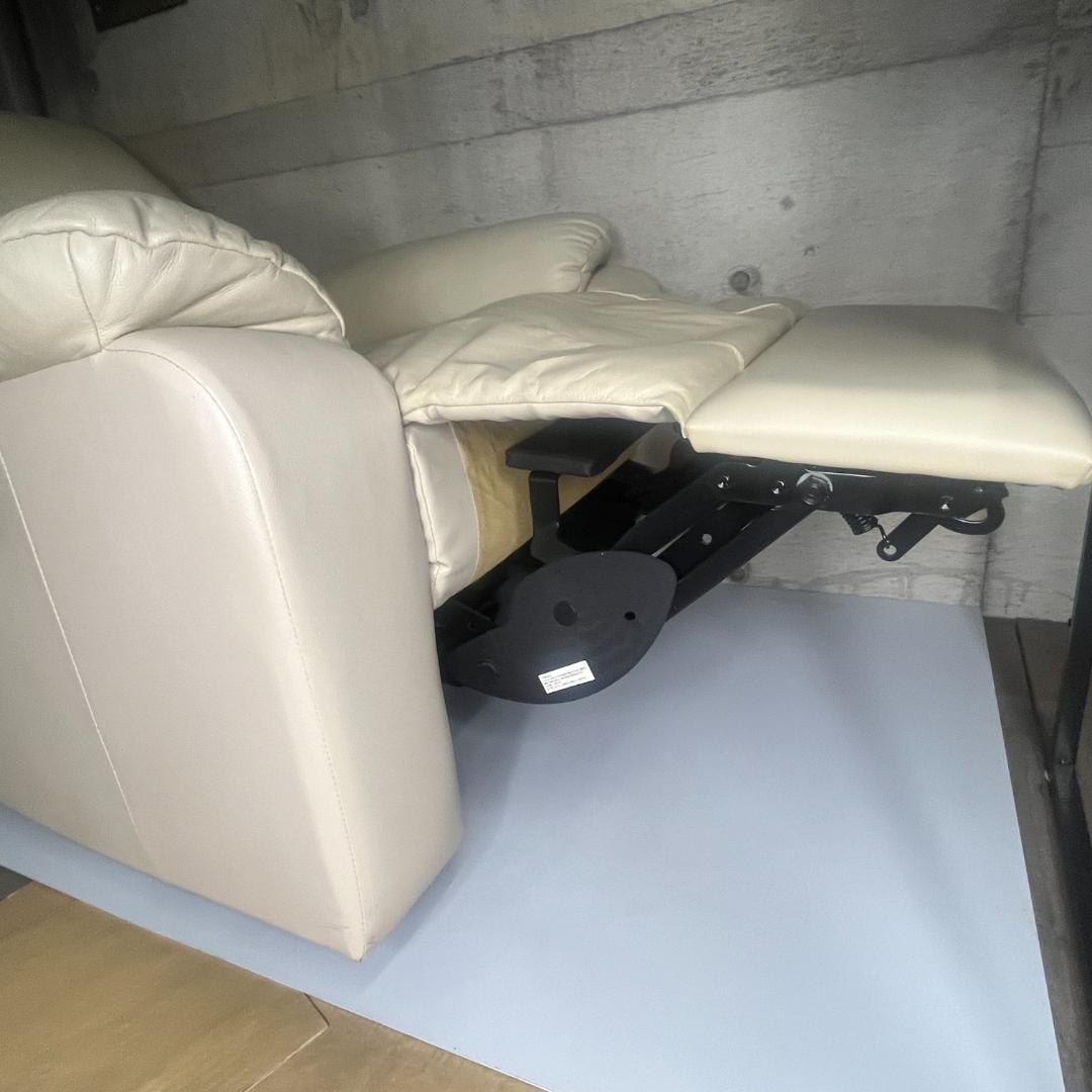 【動作◎】ニトリ 電動リクライニングソファ 1人がけ オゾン3 アイボリー 革