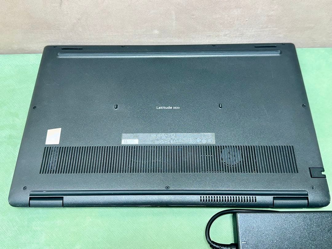 Windowsノート本体 DELL Latitude 3520 i5-1145G7 8GB 256 |T4
