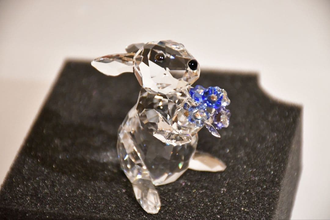 スワロフスキー (SWAROVSKI) 置物 ウサギとワスレナグサ