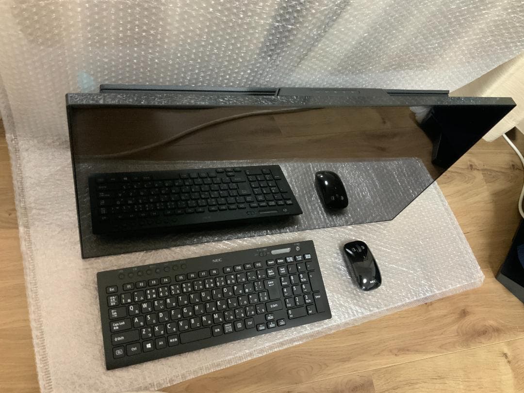 液晶不良ジャンクi7-10510U PC-HA970RAB/メモリ無/HDD無