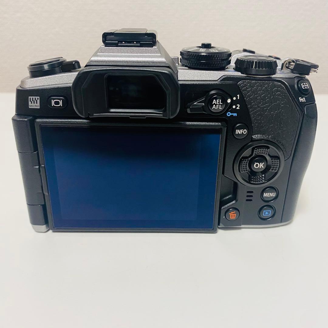 OLYMPUS OM-D E-M1 Mark II ボディシルバー
