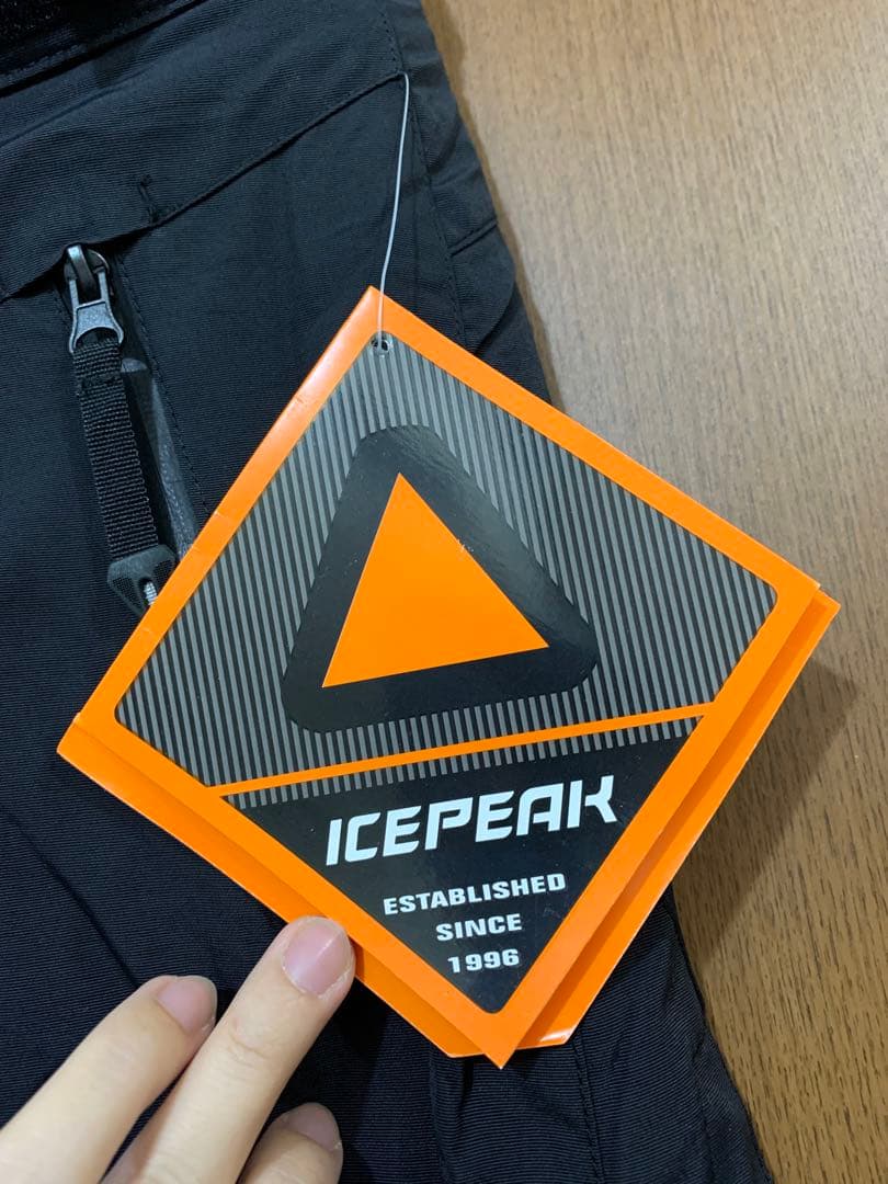 フェニックスX-NIX スキースノボウェアウィンタースポーツ用ジャケットとパンツ