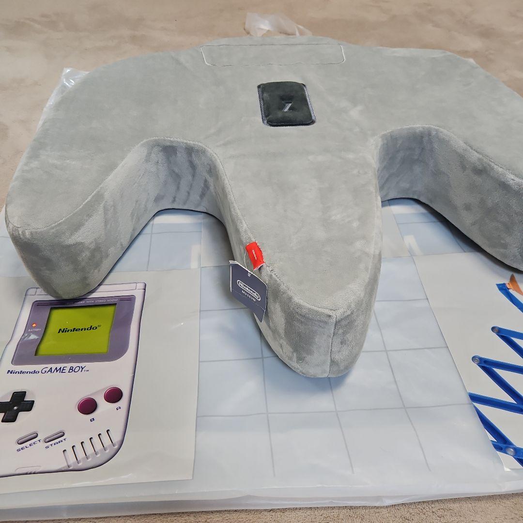 Nintendo 64 コントローラー型クッション　ニンテンドーミュージアム