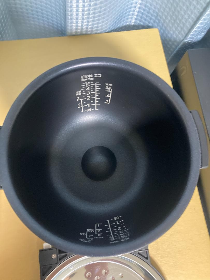 ★美品★2024年製　TIGER JPW-Y100 IHジャー炊飯器 1.0L
