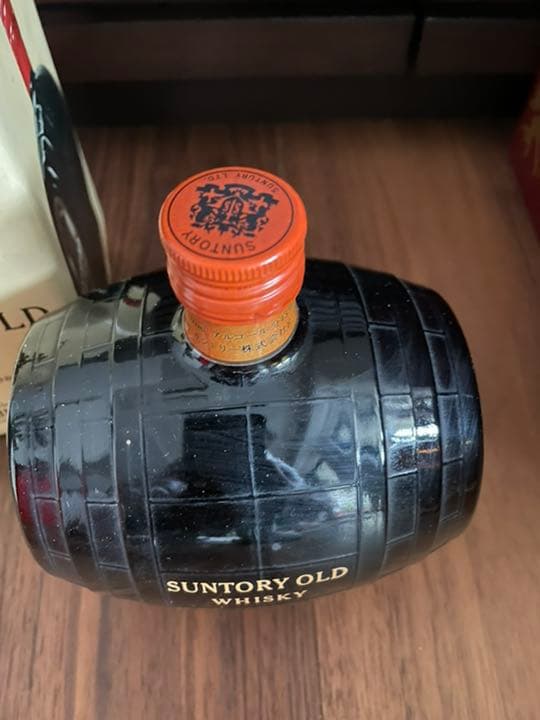 サントリーオールドウィスキー特級　樽型ボトル　古酒未開栓