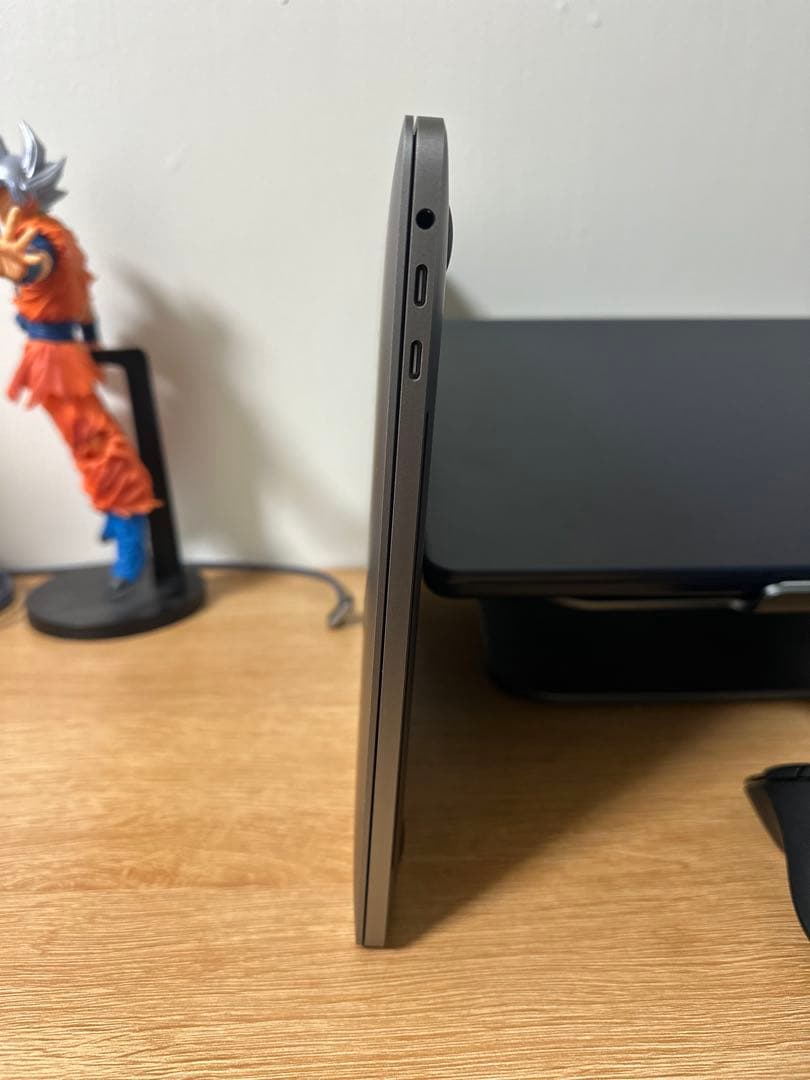 MacBook本体 Apple MacBook Pro2018 8/256GB