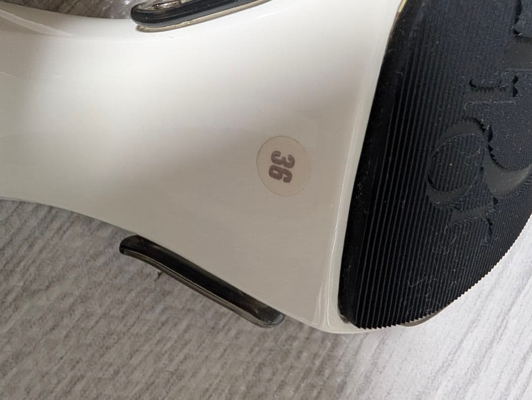 Dior ロゴ入り高ヒールミュール