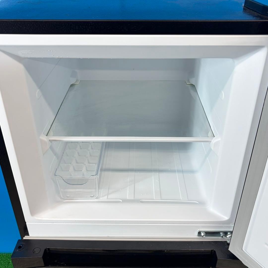 740 最新2025年製　一人暮らし用　冷蔵庫　100L強　小型　右開き　2ドア