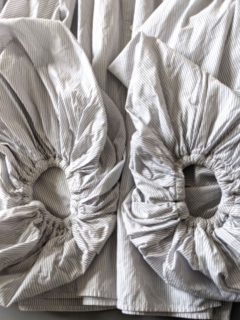 エトレトウキョウ　バルーン袖ブラウス　バンドカラー　細ストライプ　ネイビー