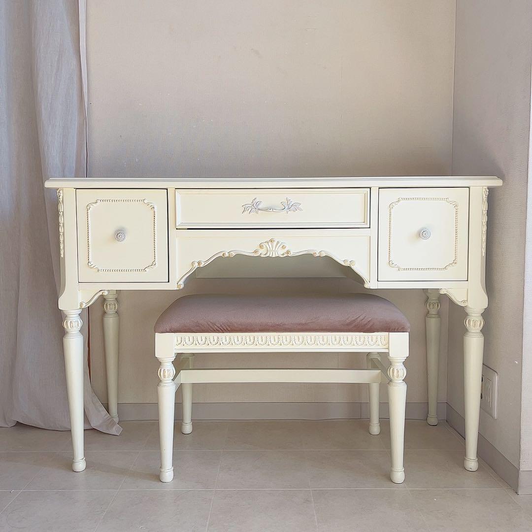 emiri　　アンティーク　シャビーシック　ドレッサー　白家具　デスク