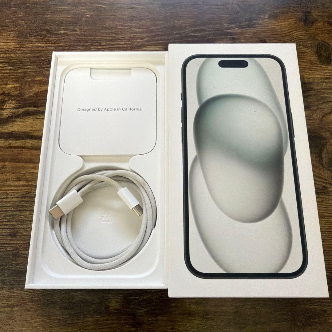 【美品】iPhone 15 128GB SIMフリー Faroケース付