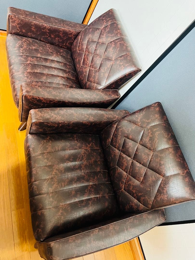 希少カリモクＦＵＲＮＩＴＵＲＥロビーチェア ブラウンマーブル柄 ソファ2脚セット