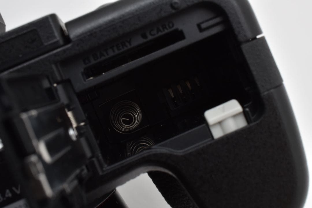 ほぼ新品 Panasonic LUMIX DC-FZ1000M2 1327